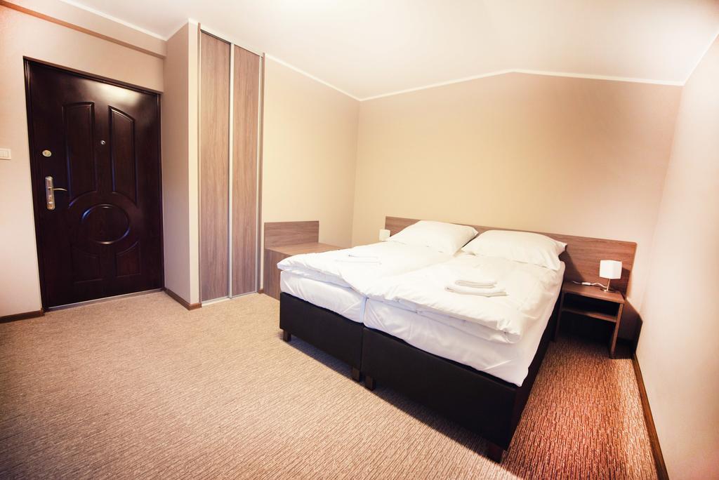 Hotel Makara Katowice Habitación foto
