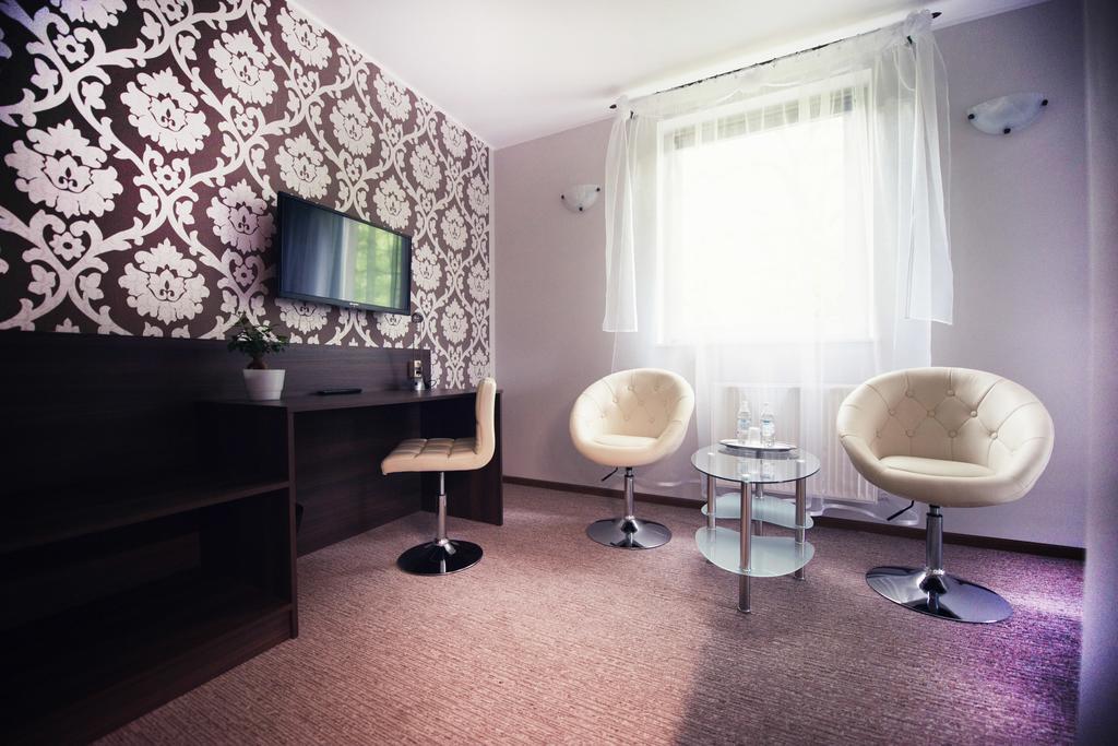 Hotel Makara Katowice Habitación foto