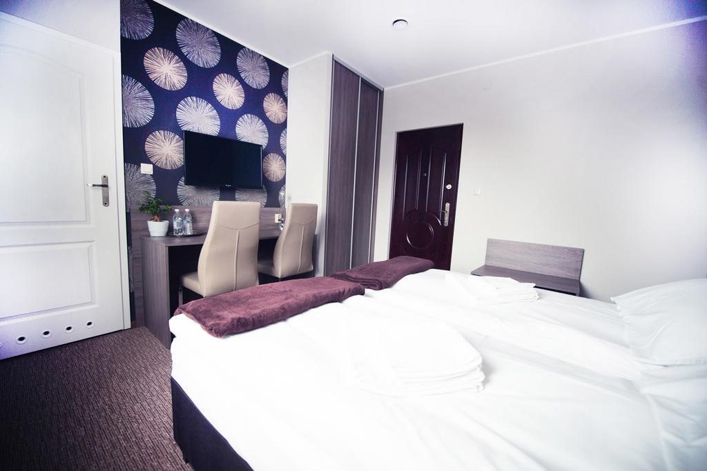 Hotel Makara Katowice Habitación foto