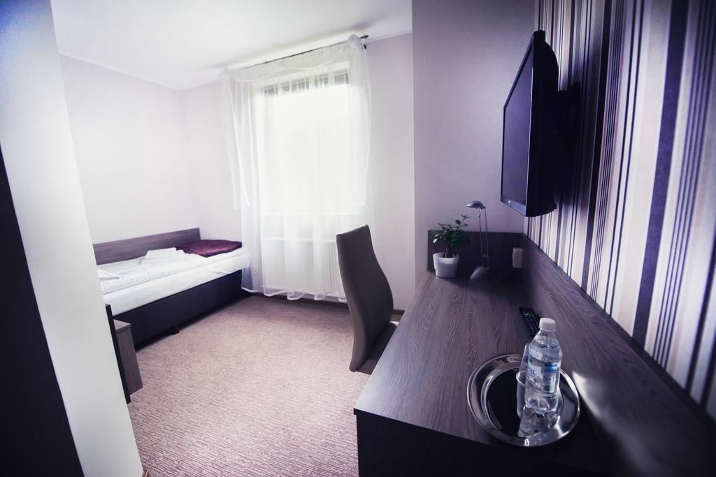 Hotel Makara Katowice Habitación foto