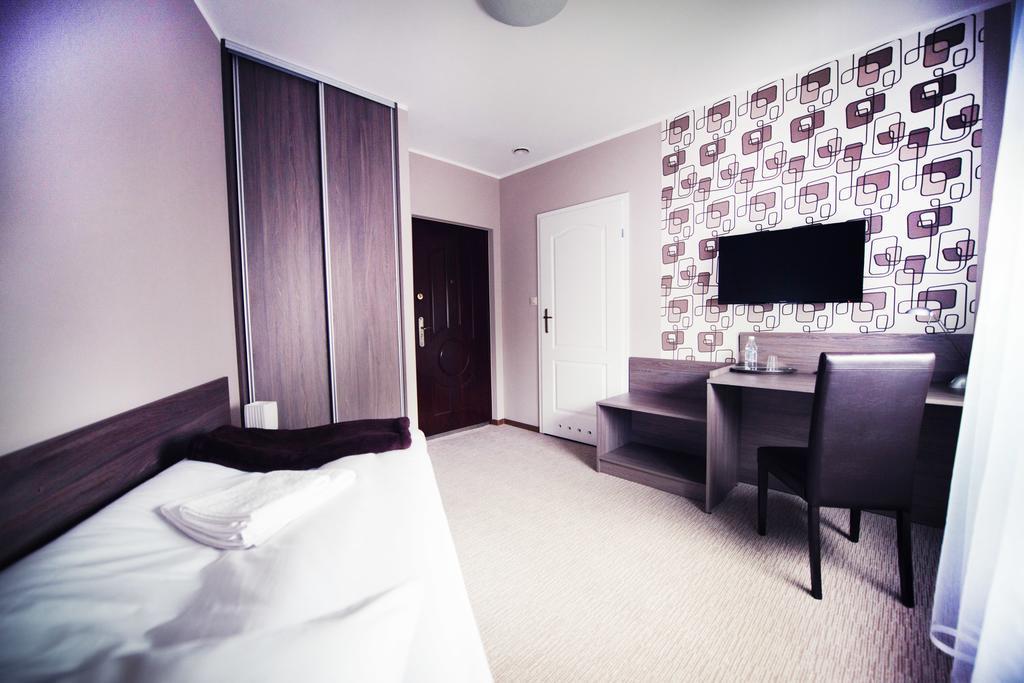 Hotel Makara Katowice Habitación foto