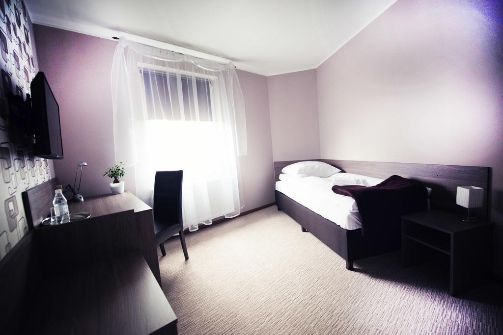 Hotel Makara Katowice Habitación foto