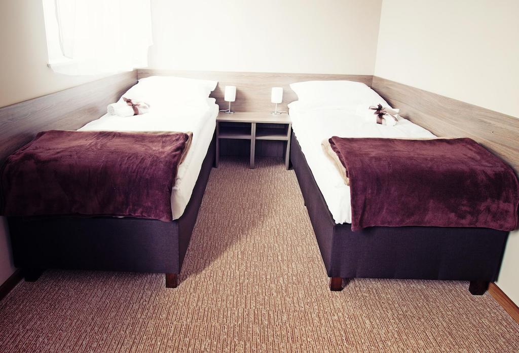 Hotel Makara Katowice Habitación foto