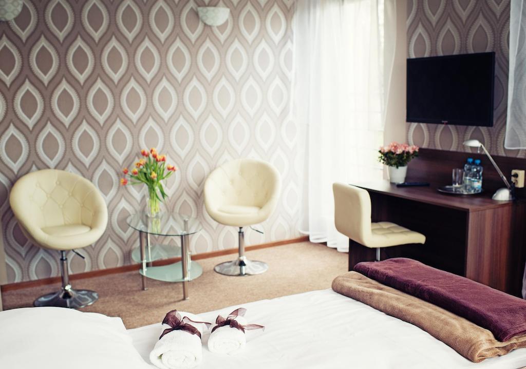 Hotel Makara Katowice Habitación foto